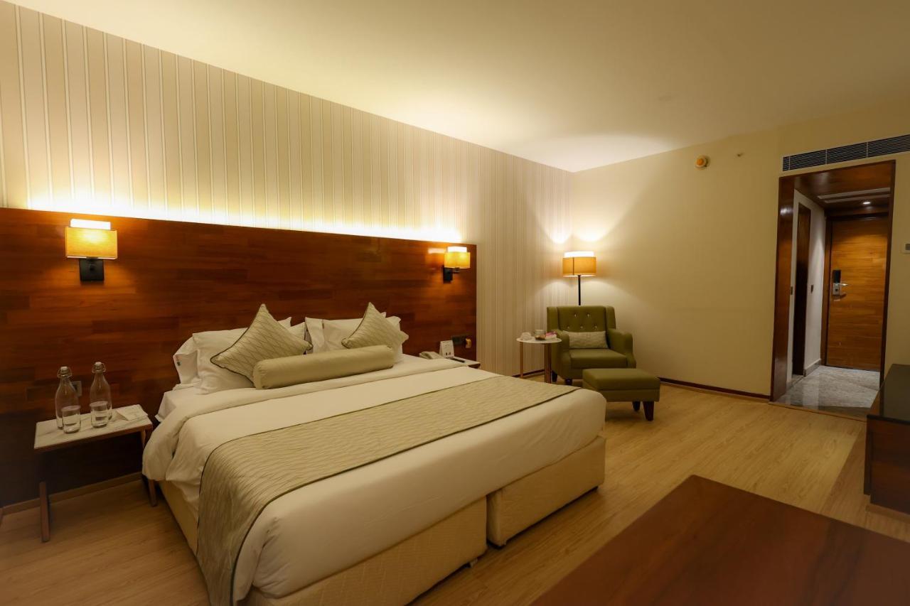 The Orchid Hotel Hinjewadi Pune Esterno foto A room at the hotel