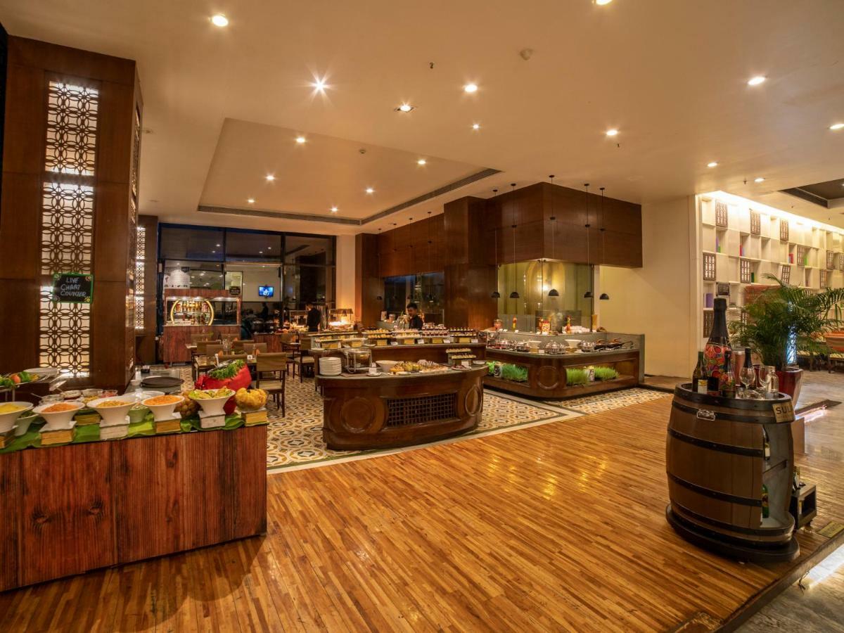 The Orchid Hotel Hinjewadi Pune Esterno foto The buffet at the hotel