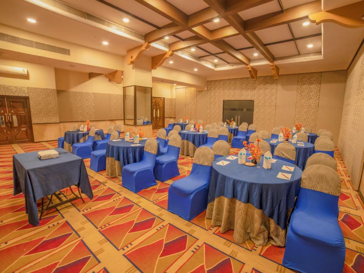 The Orchid Hotel Hinjewadi Pune Esterno foto The Royal