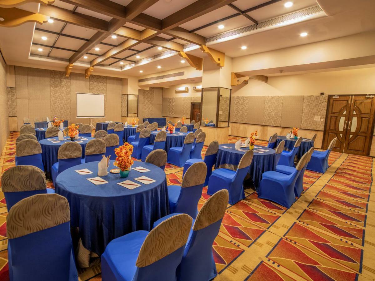 The Orchid Hotel Hinjewadi Pune Esterno foto The Royal