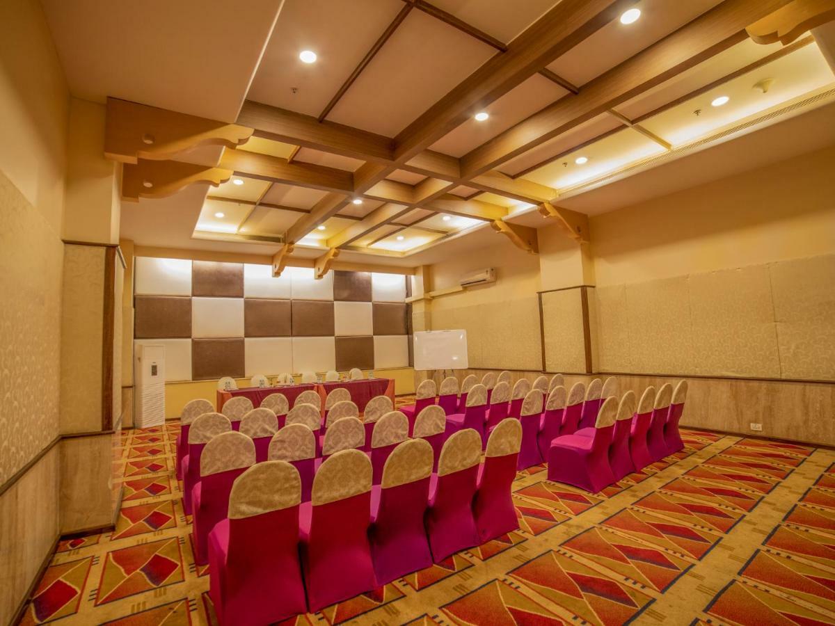 The Orchid Hotel Hinjewadi Pune Esterno foto The Royal