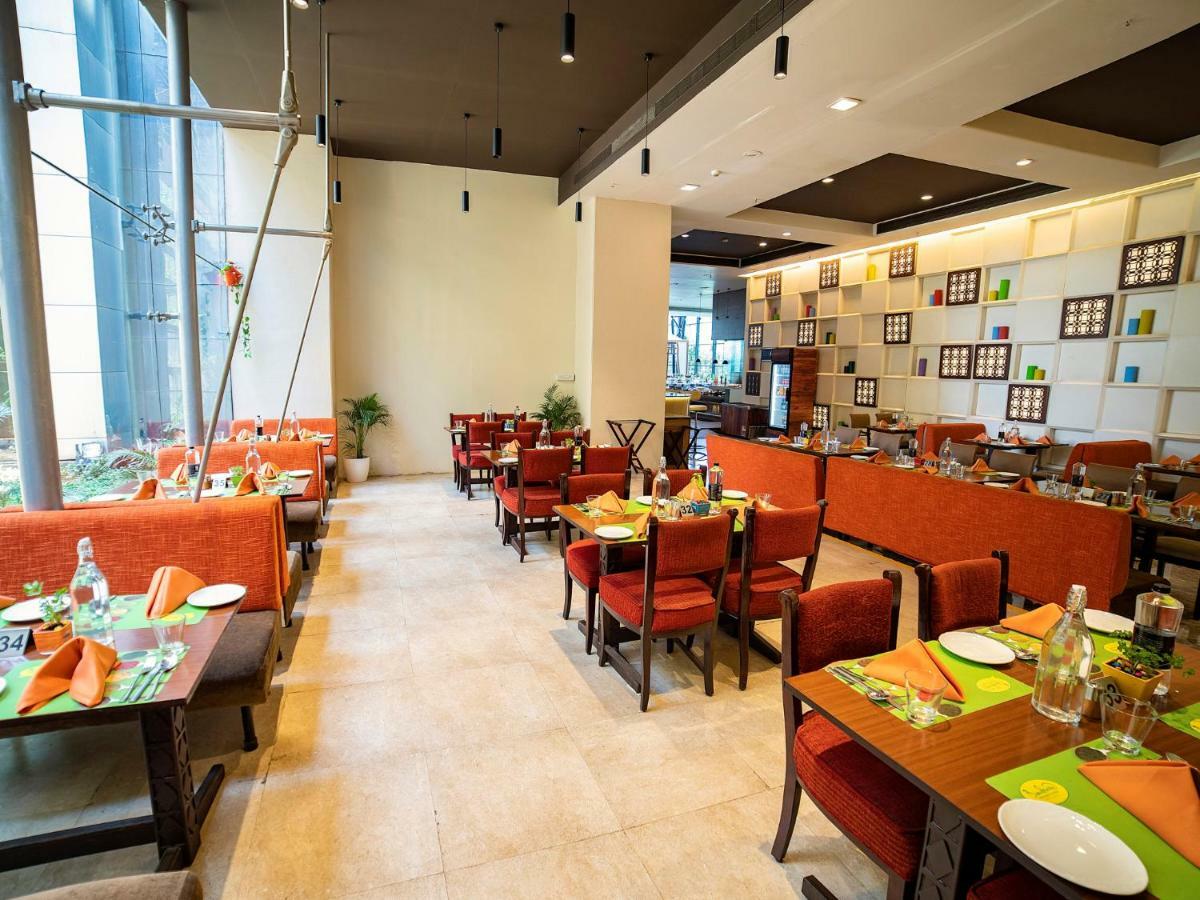 The Orchid Hotel Hinjewadi Pune Esterno foto The restaurant